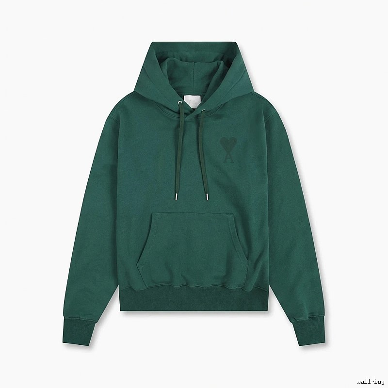 AMI's simple and loving style hoodie.