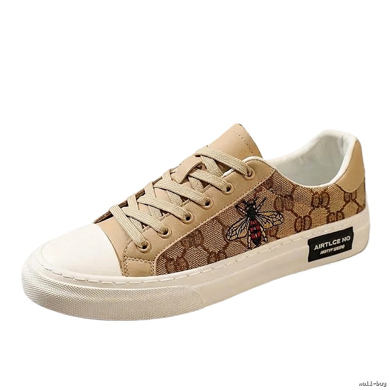 Gucci retro-style bee-printed canvas shoes