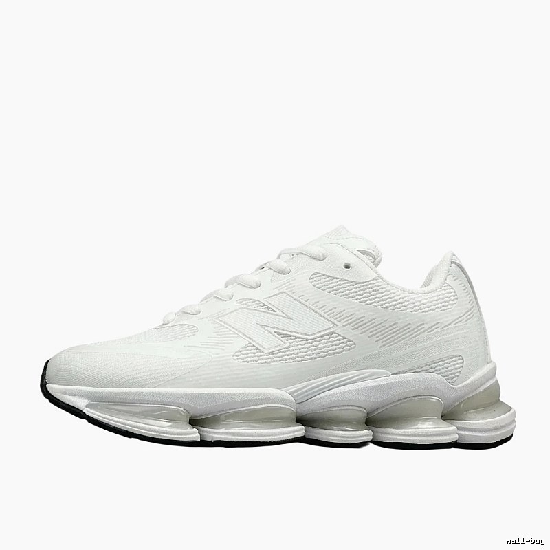 New Balance retro - style white shoes