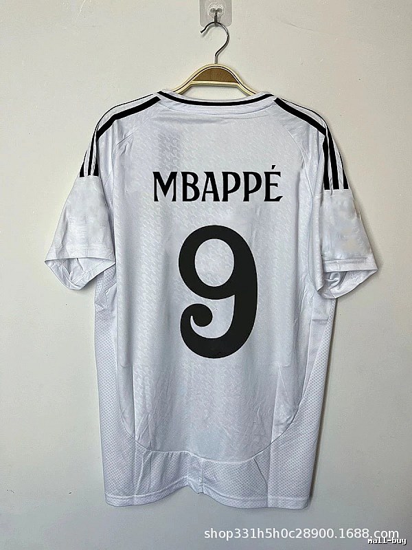 Real Madrid Resort Bellingham #5 soccer jersey White Real Madrid for Travel Looks